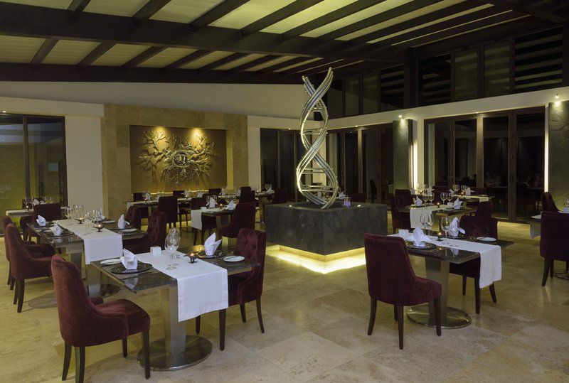 Pikaia Lodge Santa Cruz Island Restaurant photo