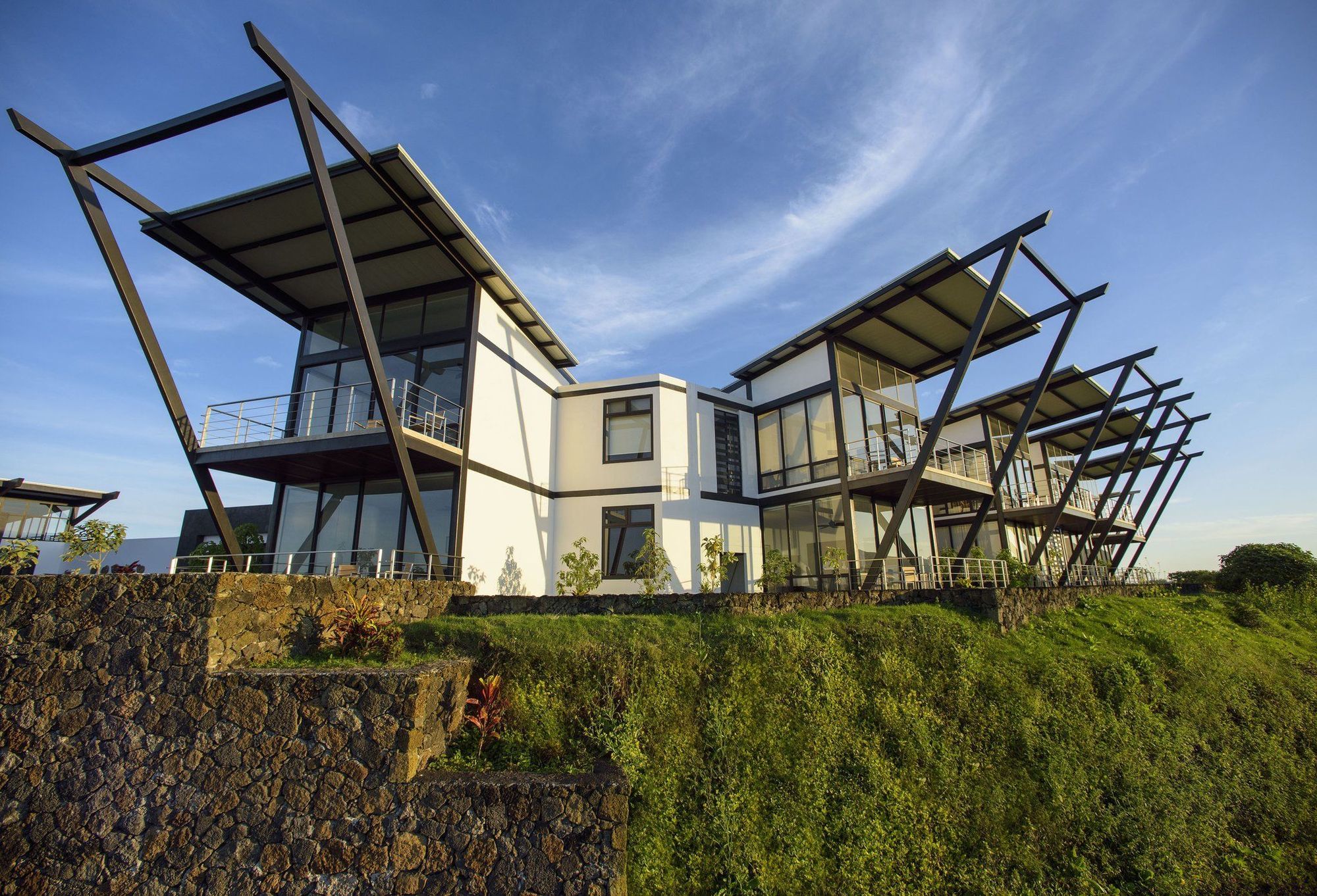 Pikaia Lodge Santa Cruz Island Exterior photo